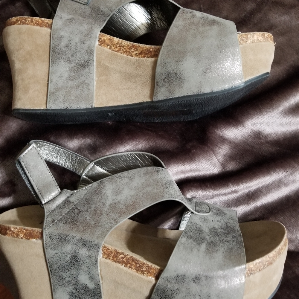 Women  wedge  shoes